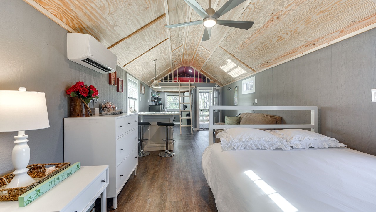 Photo of Bedroom in Sunset Beach