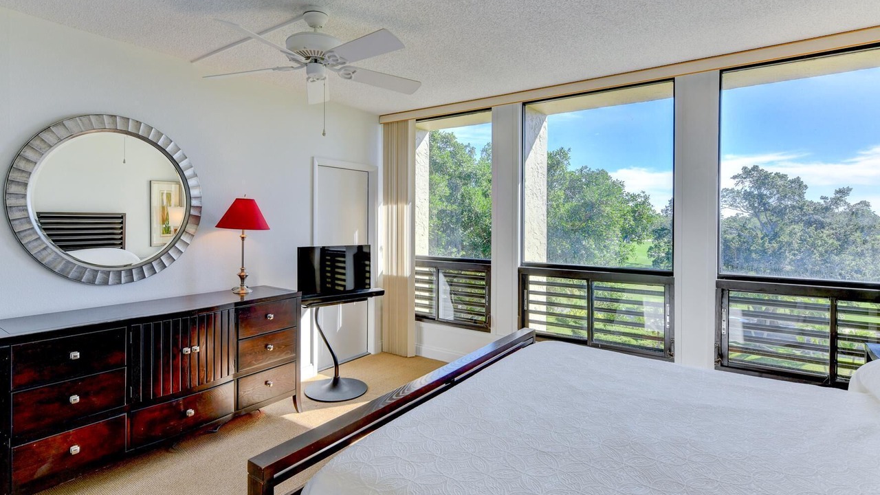 Photo of Bedroom in Longboat Key