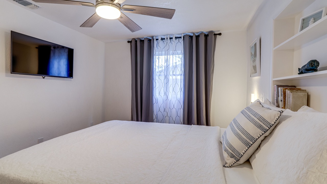 Photo of Bedroom in Harbor Bluffs