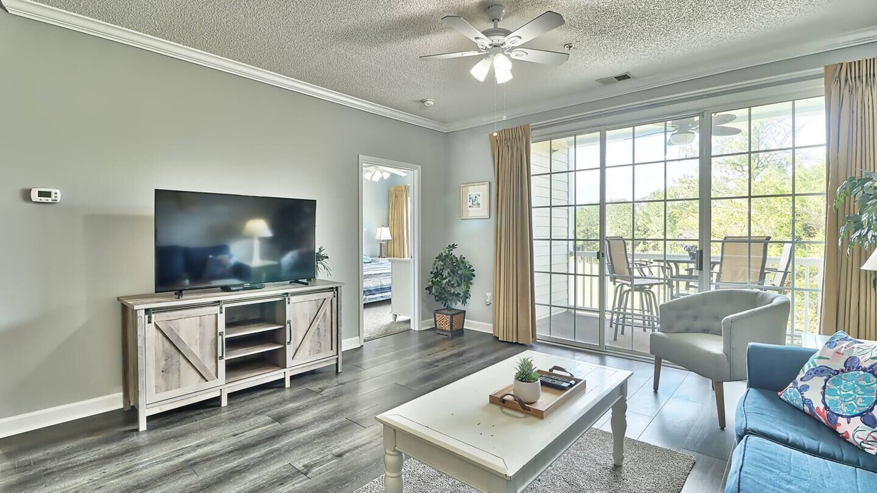 Photo of Livingroom in Longs