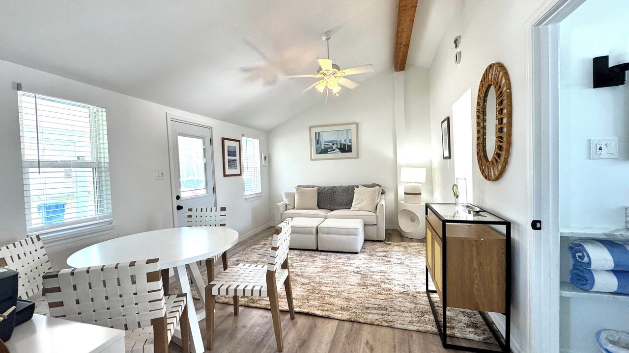 Photo of Livingroom in Whitney Beach