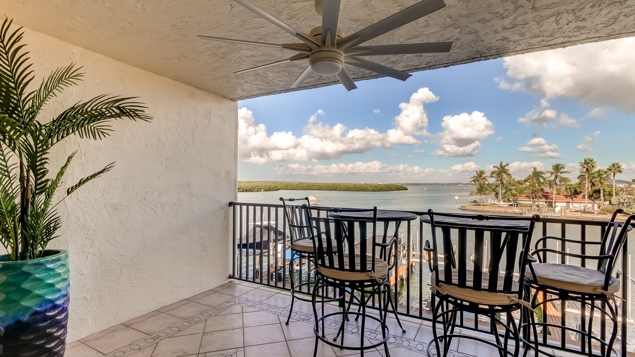 Photo of Patio Balcony in Capri Isle