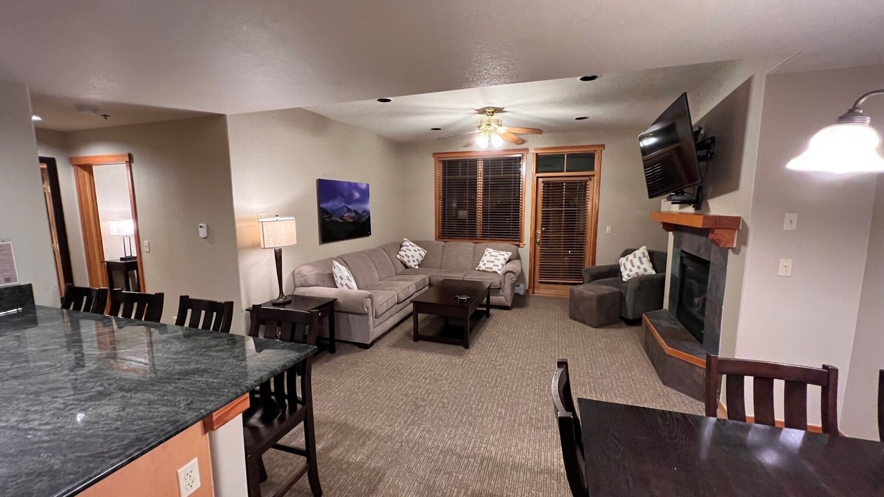 Photo of Bedroom in Peak 9