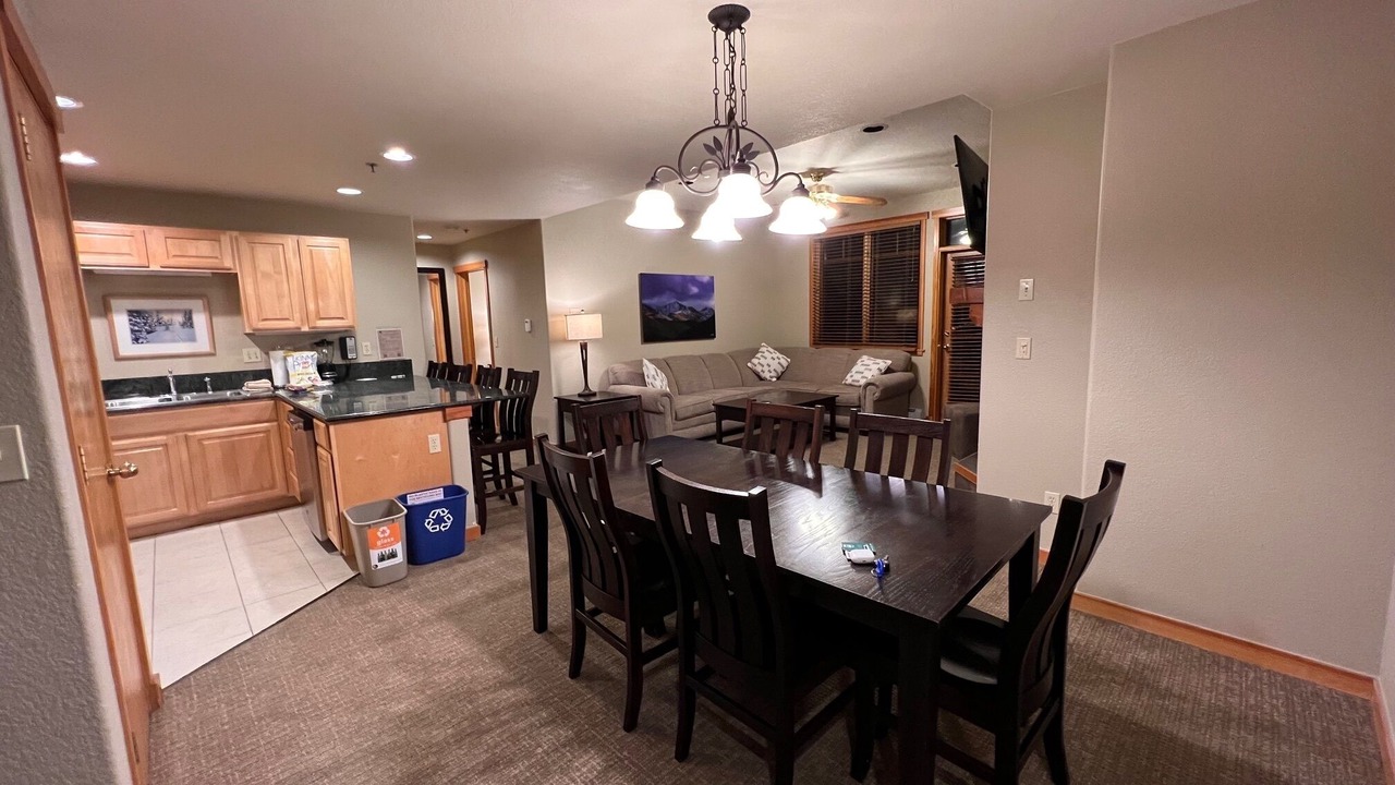 Photo of Bedroom in Peak 9