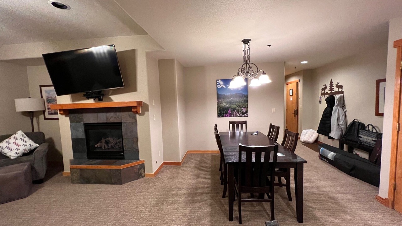 Photo of Bedroom in Peak 9