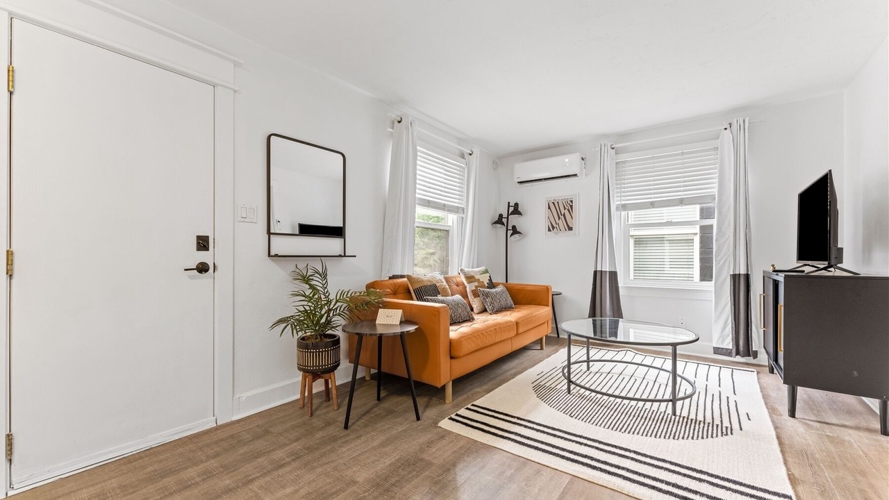 Photo of Livingroom in North End