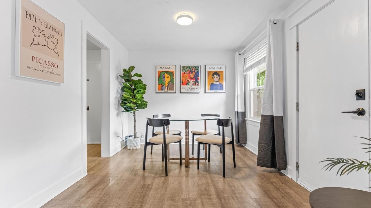 Photo of Livingroom in North End