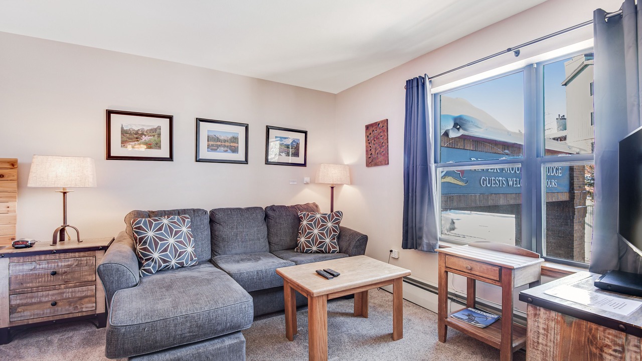 Photo of Livingroom in Historic District