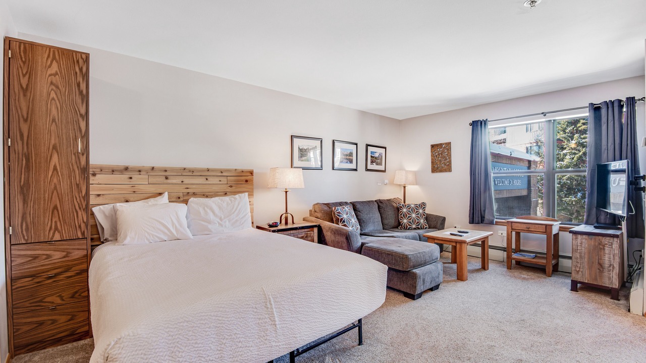 Photo of Bedroom in Historic District