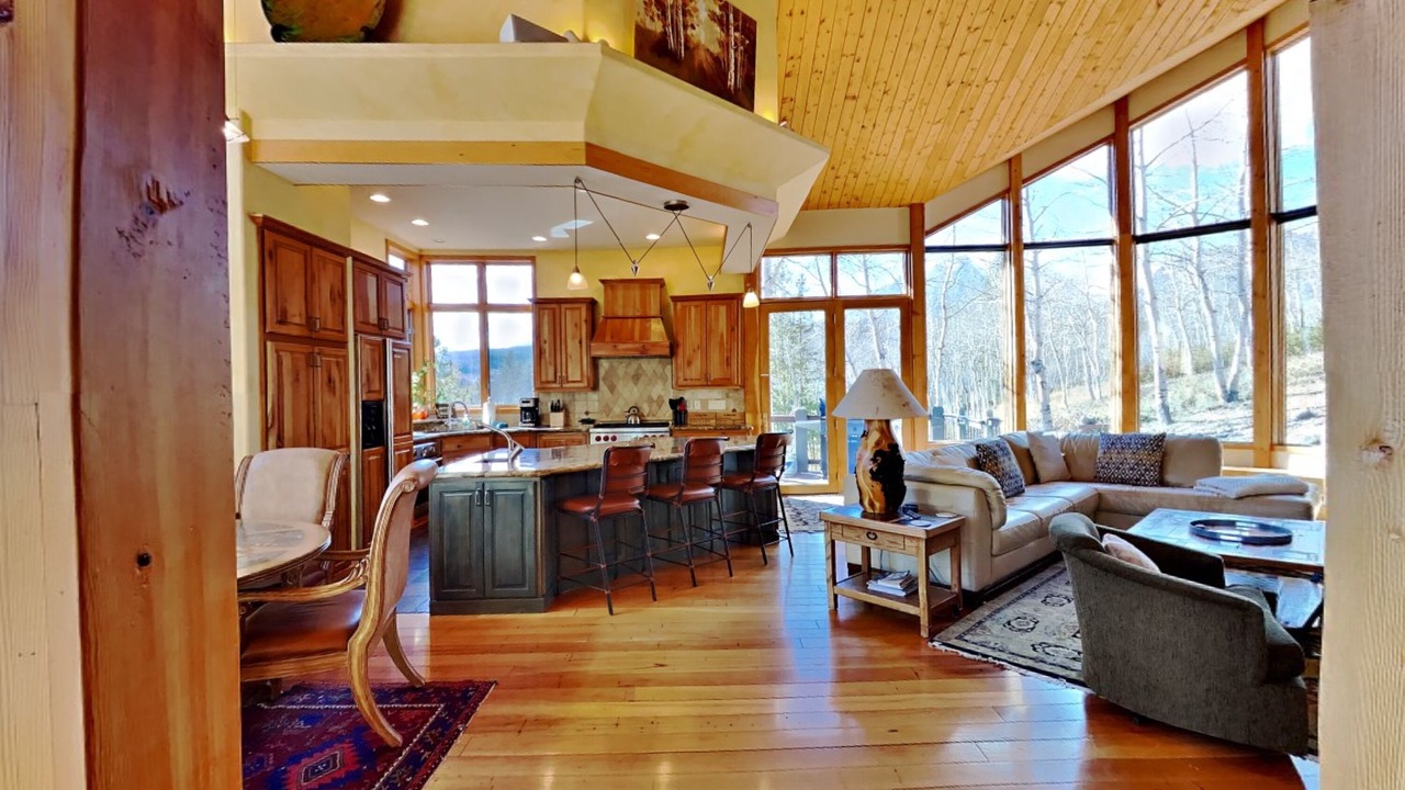 Photo of Livingroom in Three Peaks