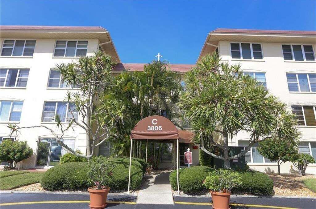 Photo of Others in Longboat Key