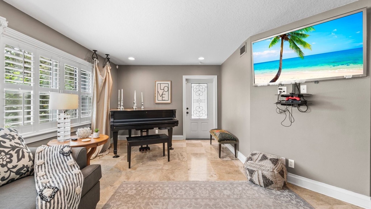 Photo of Livingroom in Seminole