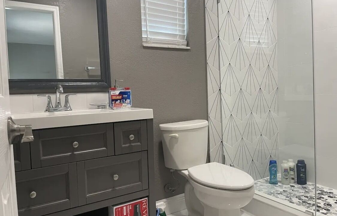 Photo of Bathroom in Largo