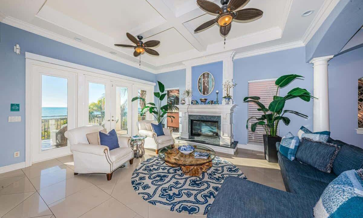 Photo of Livingroom in Sunset Beach