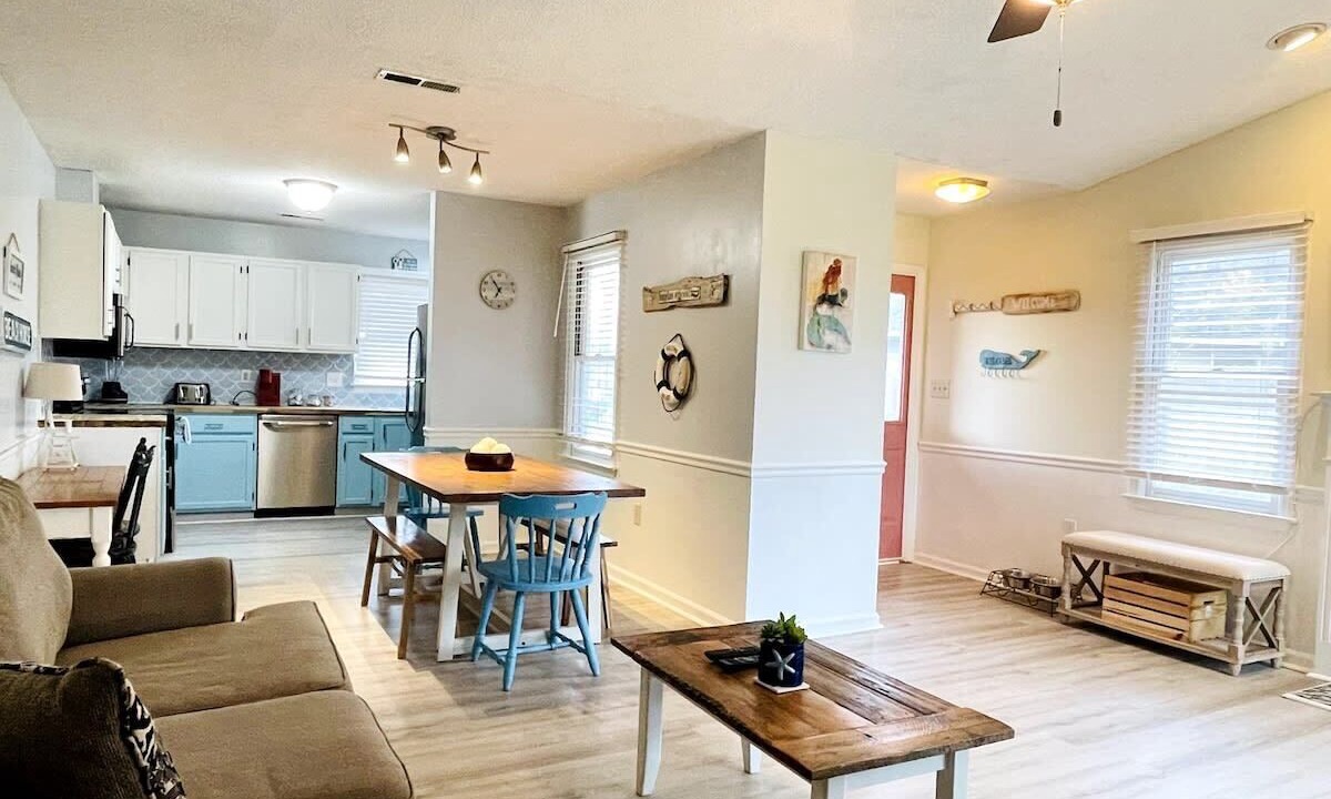 Photo of Livingroom in Little River