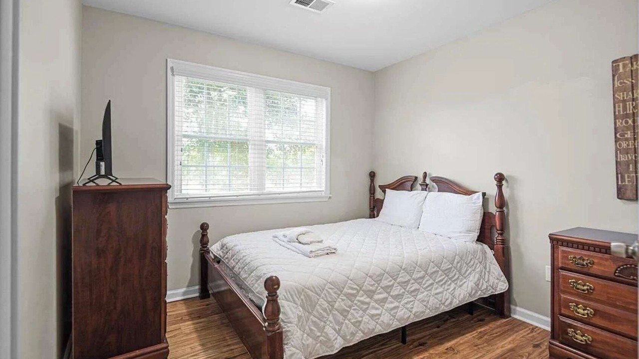 Photo of Bedroom in Little River