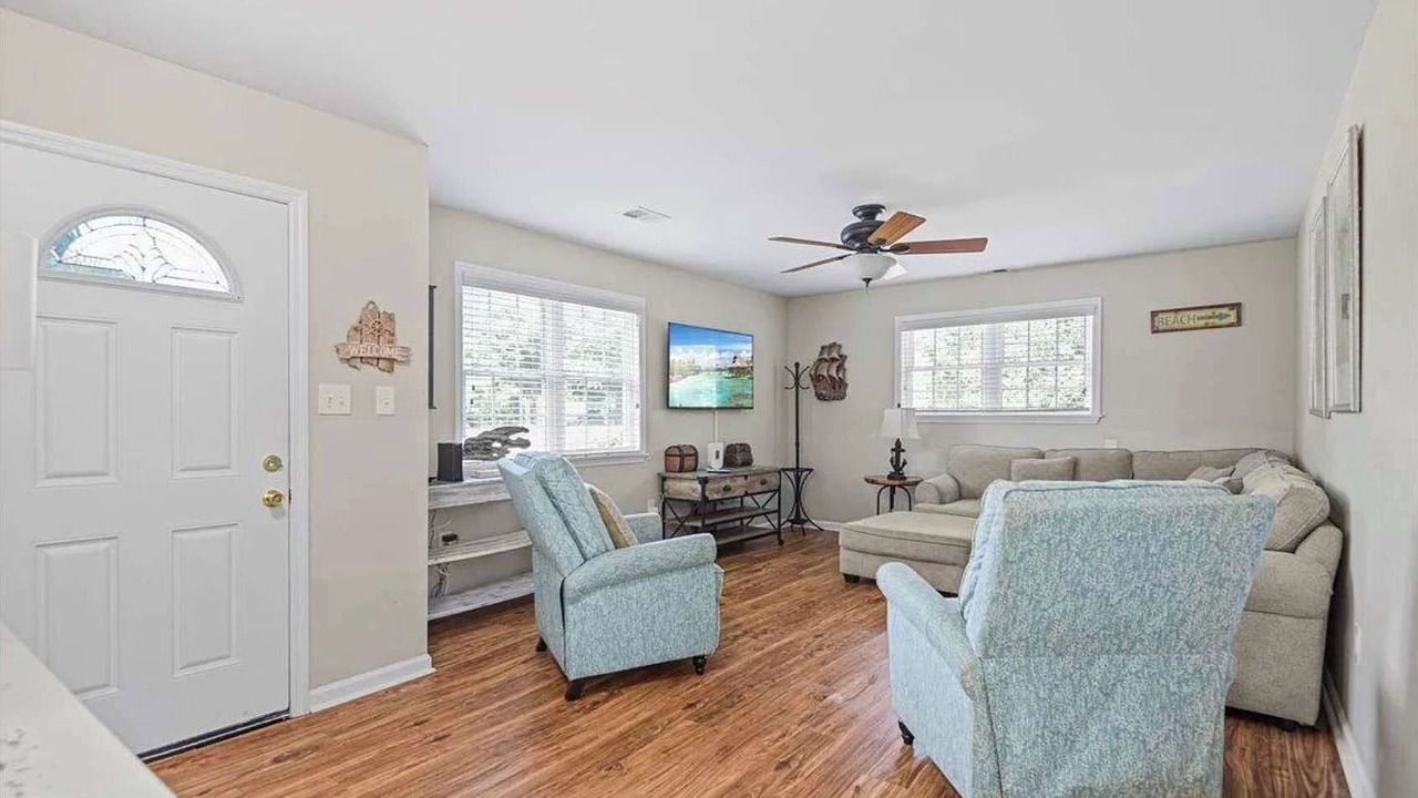 Photo of Livingroom in Little River