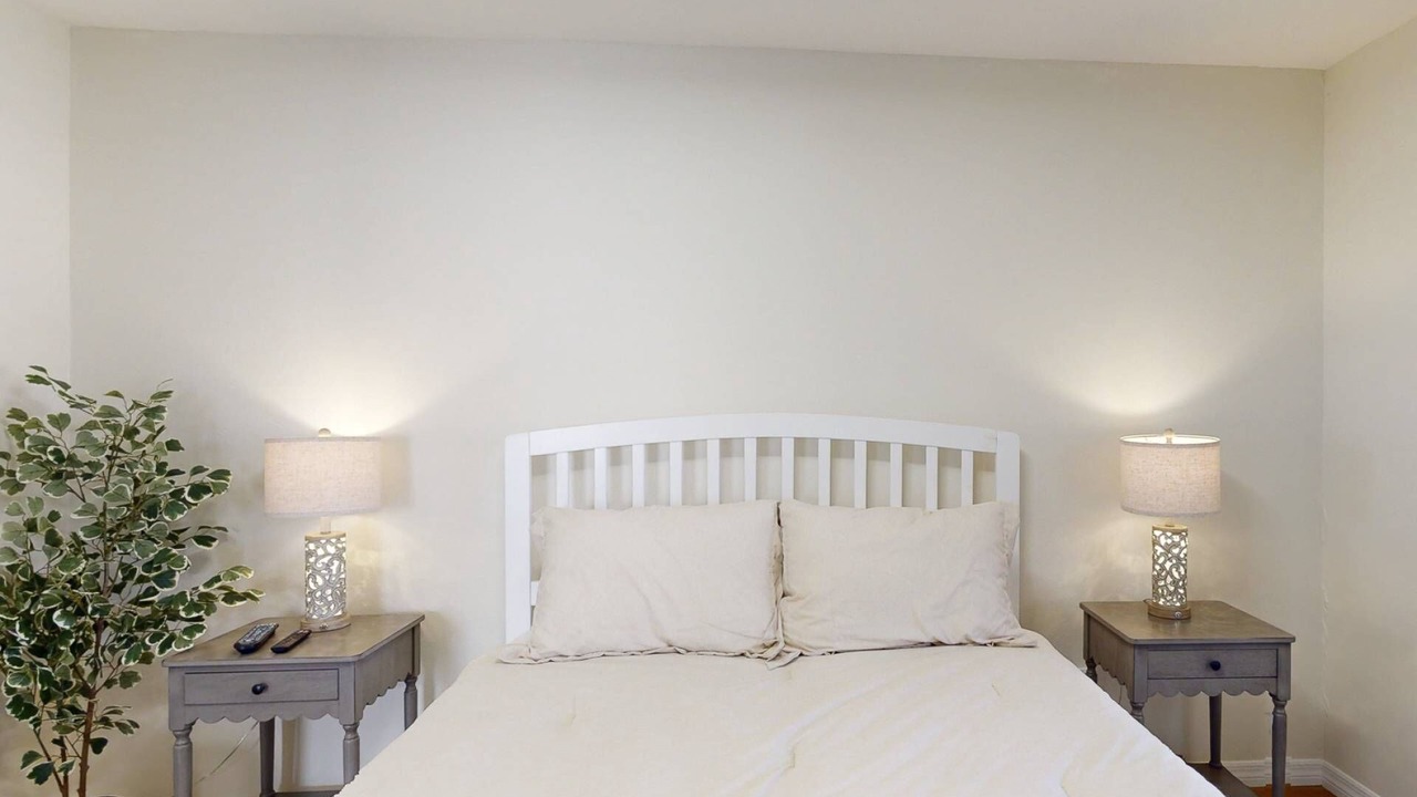 Photo of Bedroom in Capri Isle