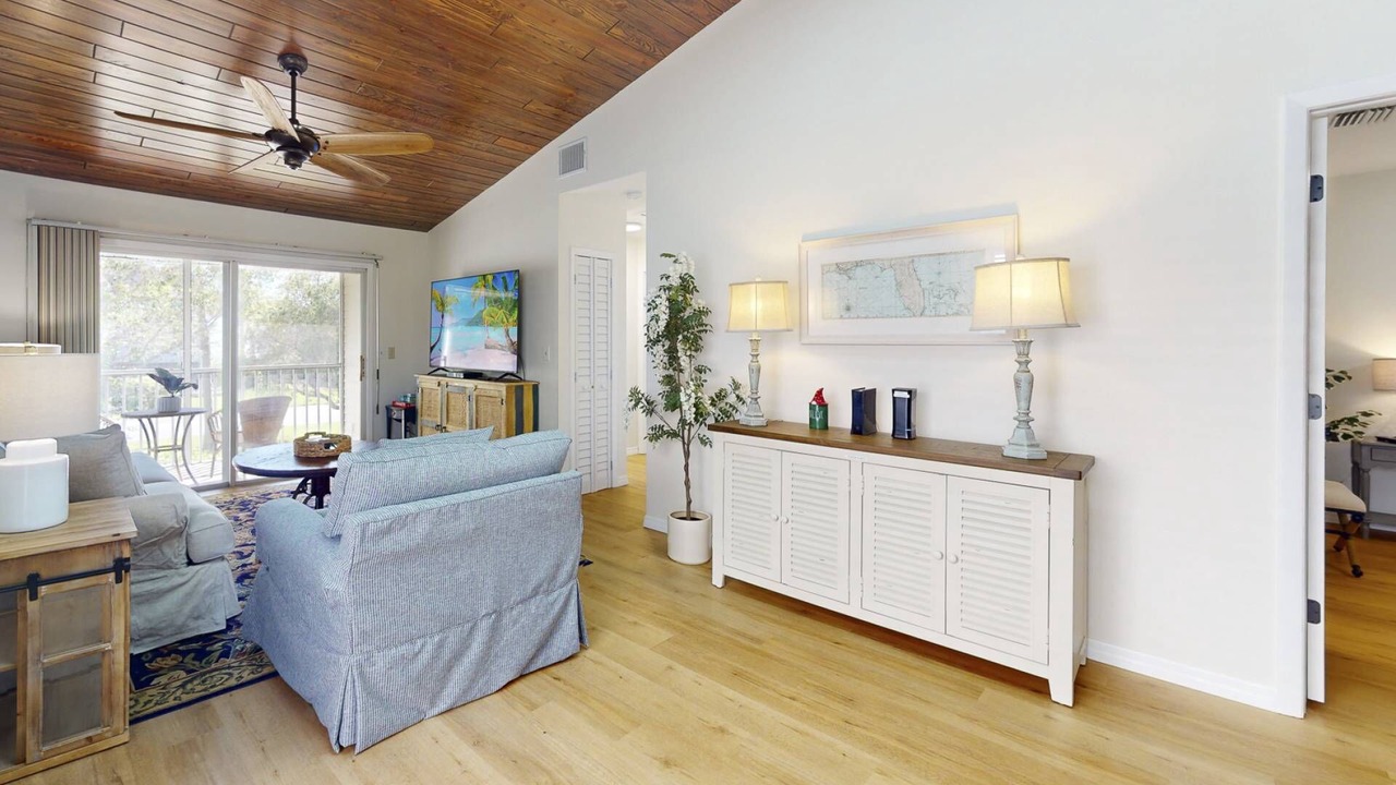 Photo of Livingroom in Capri Isle