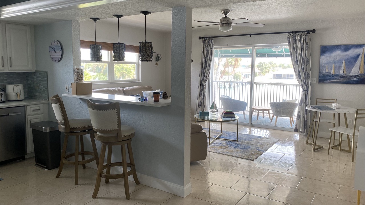 Photo of Livingroom in Capri Isle