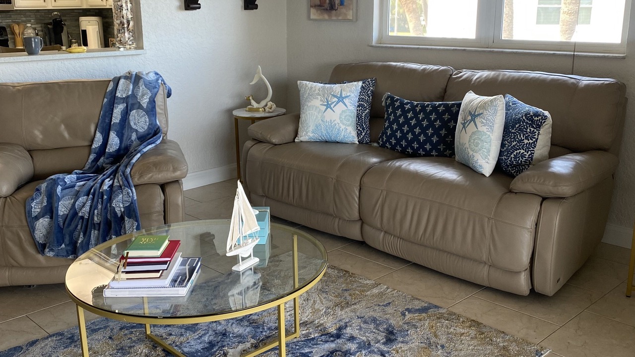 Photo of Livingroom in Capri Isle