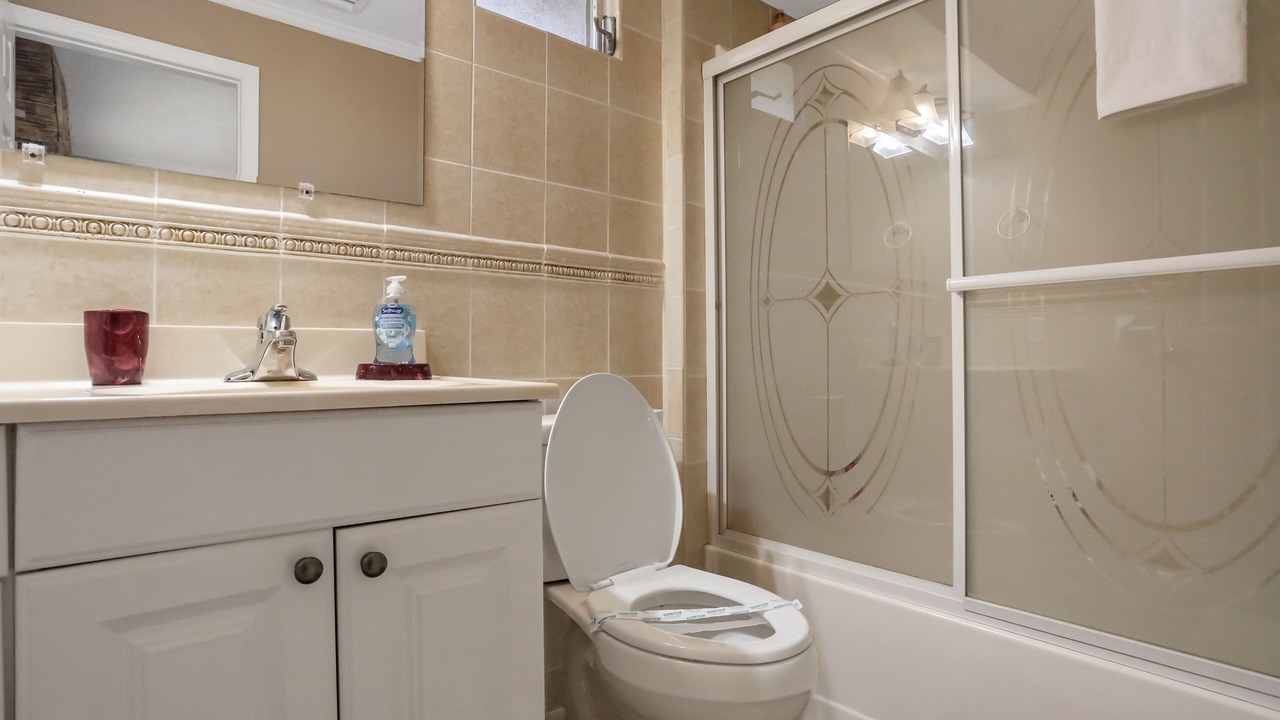 Photo of Bathroom in Harbor Hills