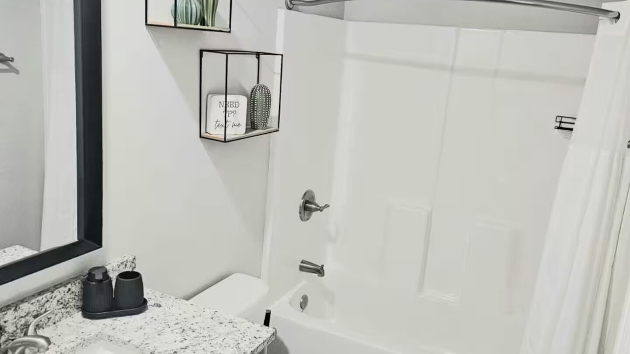 Photo of Bathroom in Loris