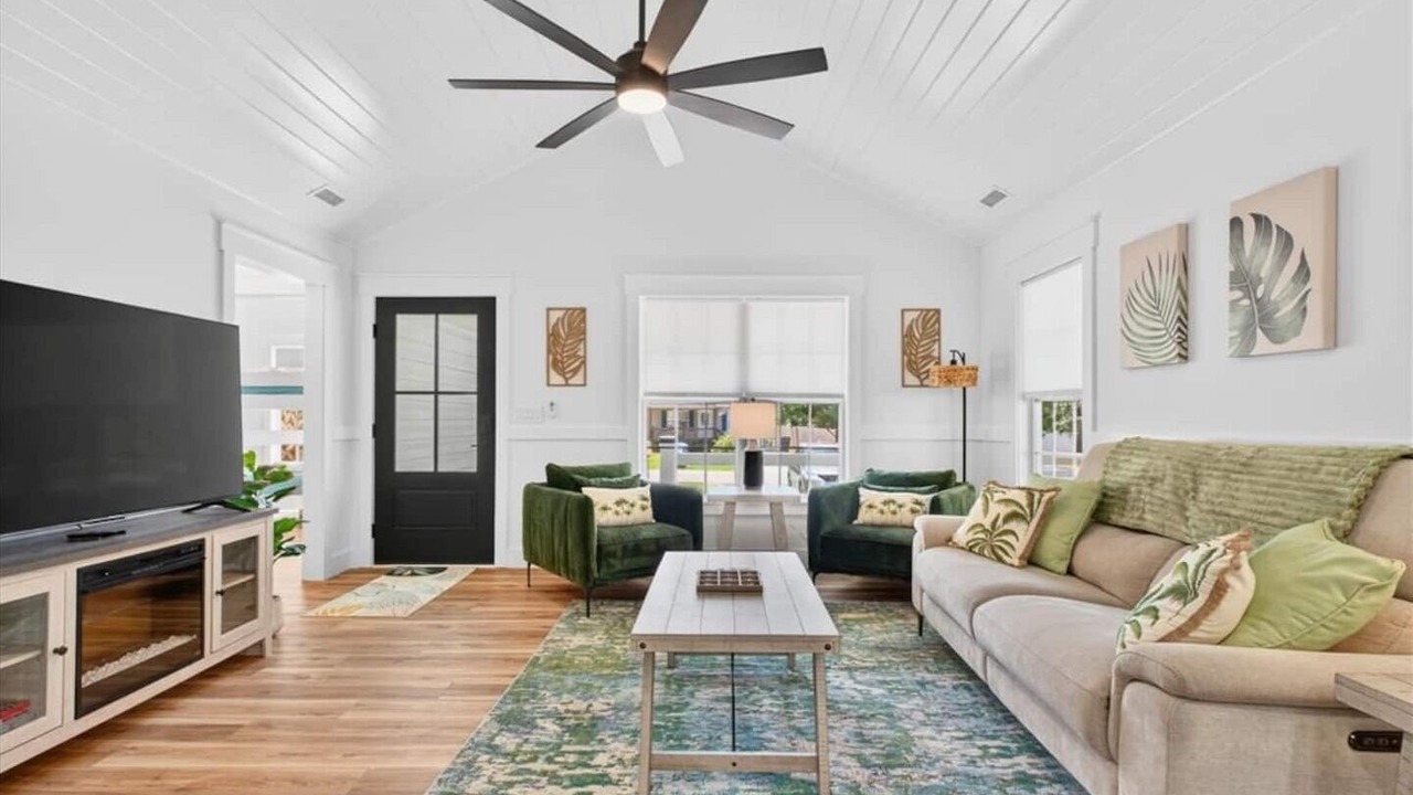 Photo of Livingroom in Tranquil Harbour
