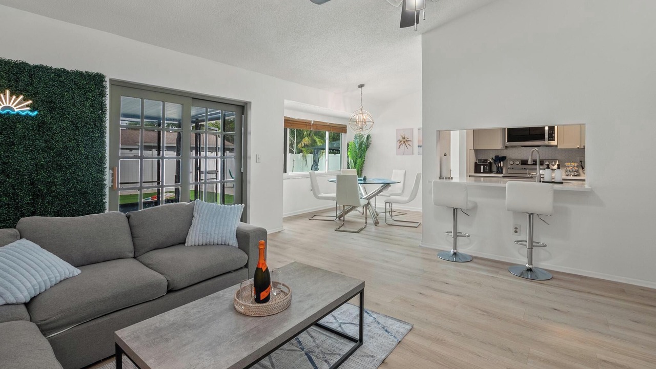 Photo of Livingroom in Anona