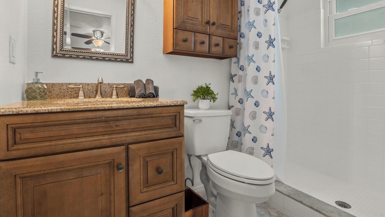 Photo of Bathroom in Anona