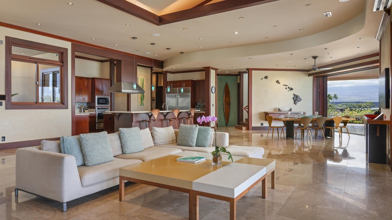 Photo of Livingroom in Waikoloa