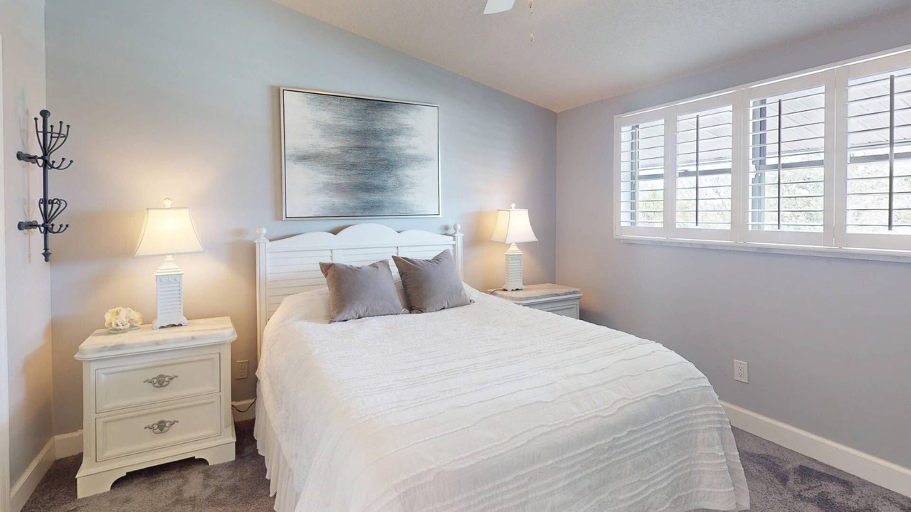 Photo of Bedroom in Capri Isle