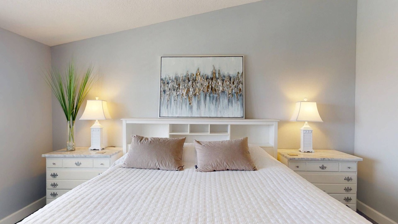 Photo of Bedroom in Capri Isle
