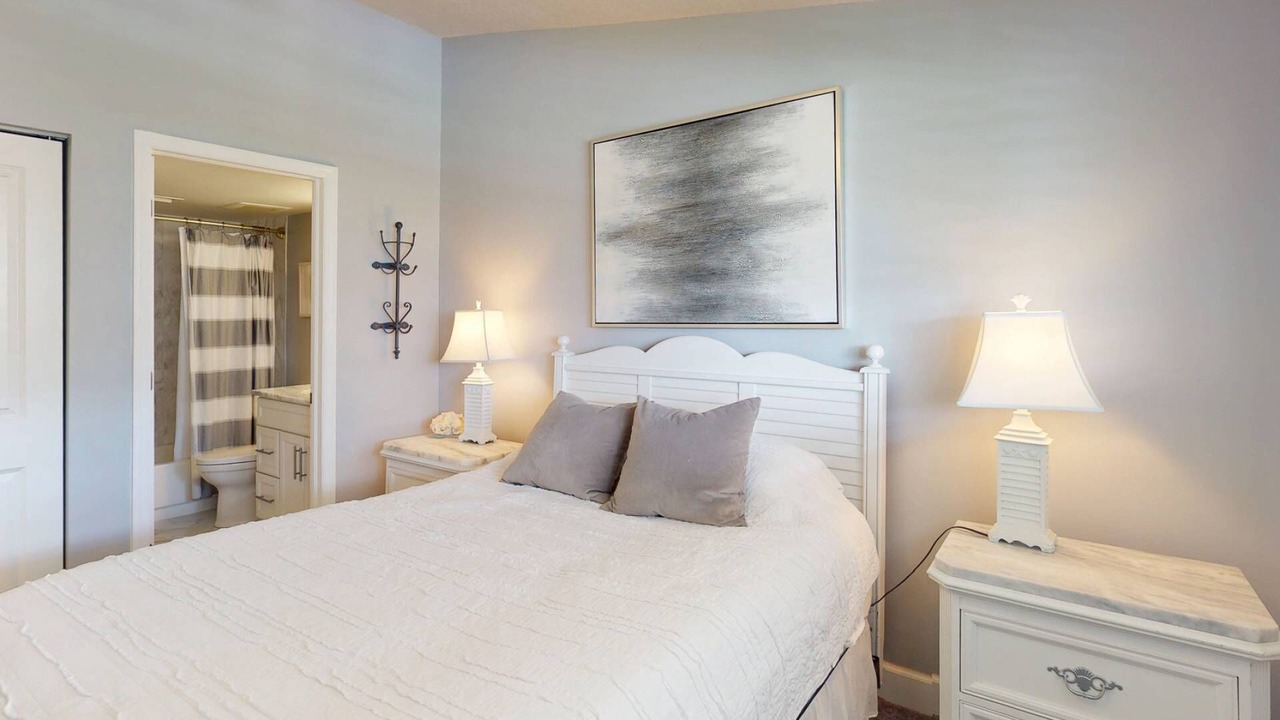 Photo of Bedroom in Capri Isle