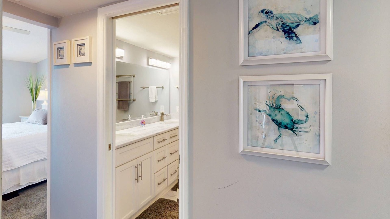 Photo of Bedroom in Capri Isle