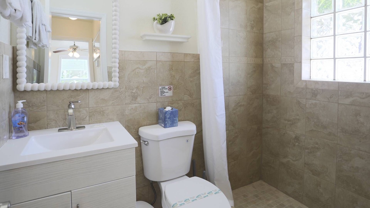 Photo of Bathroom in Treasure Island