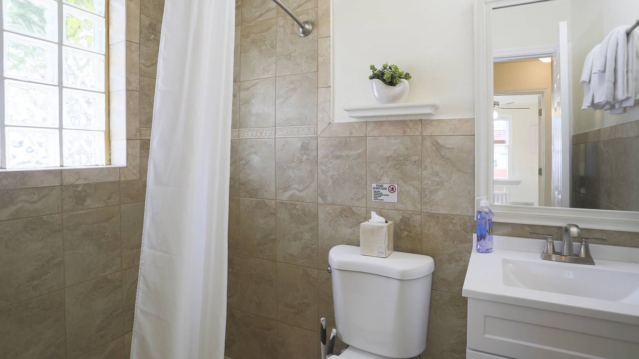 Photo of Bathroom in Treasure Island