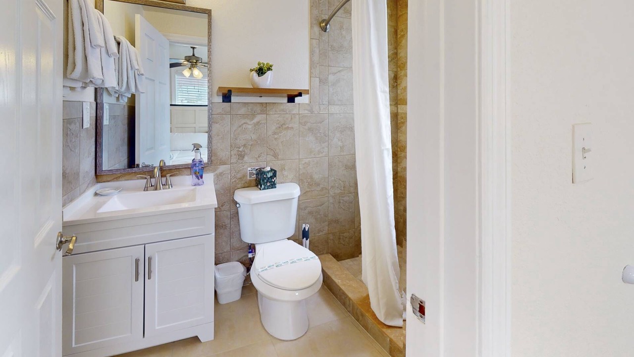 Photo of Bathroom in Treasure Island