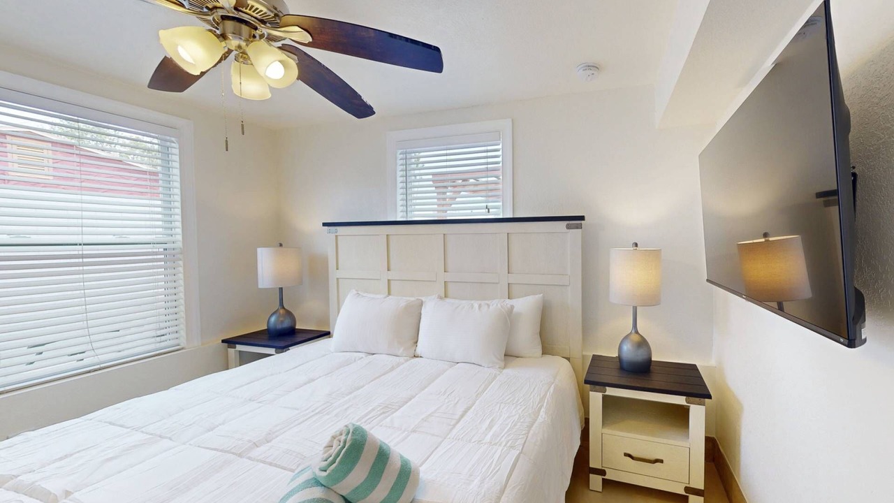 Photo of Bedroom in Treasure Island