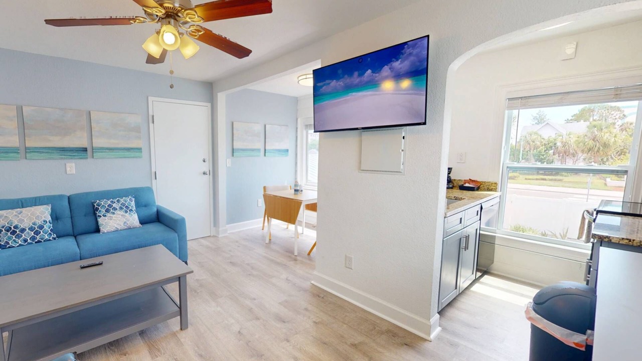 Photo of Livingroom in Treasure Island