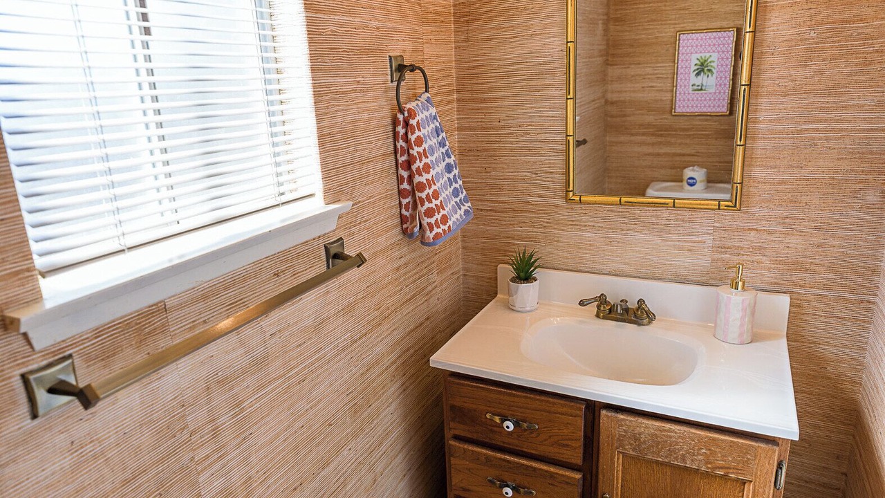 Photo of Bathroom in Estates at Canyon Crest
