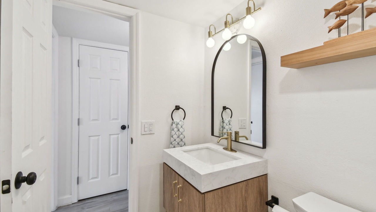 Photo of Bathroom in Treasure Island