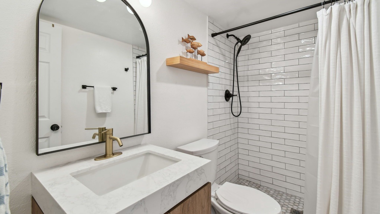 Photo of Bathroom in Treasure Island