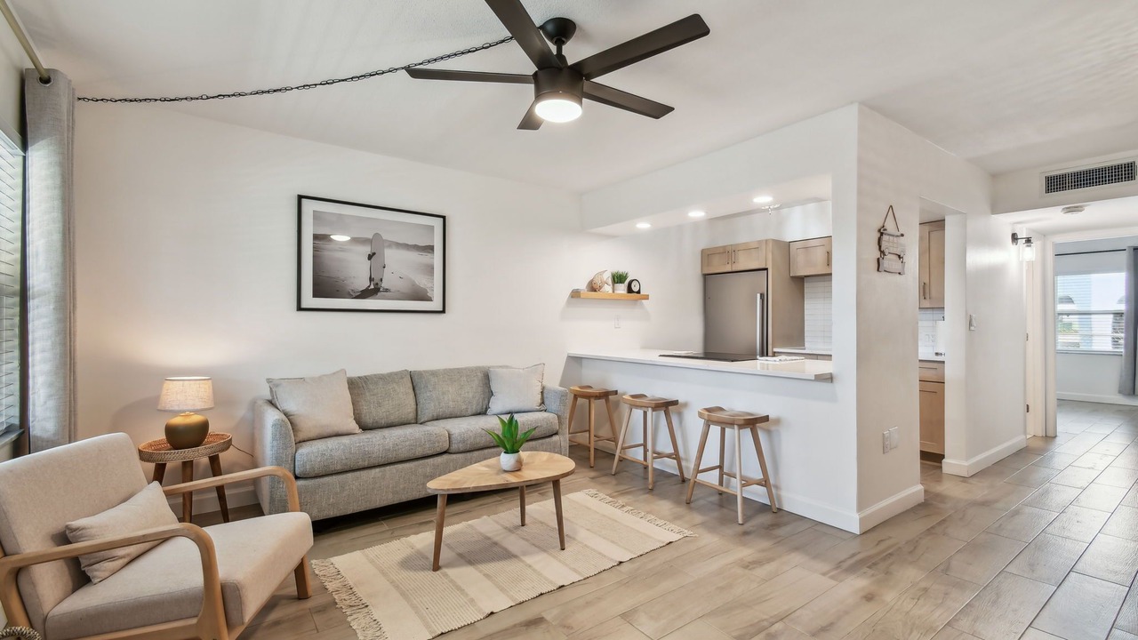 Photo of Livingroom in Treasure Island