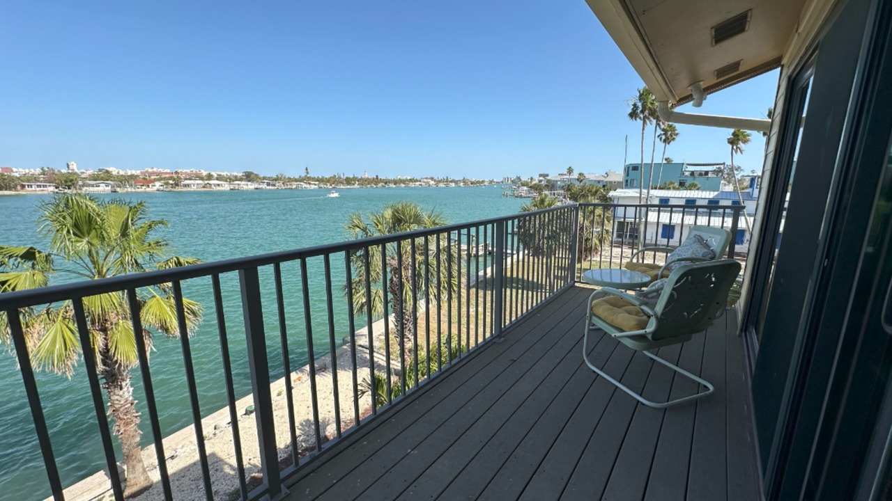Photo of Patio Balcony in Sunset Beach