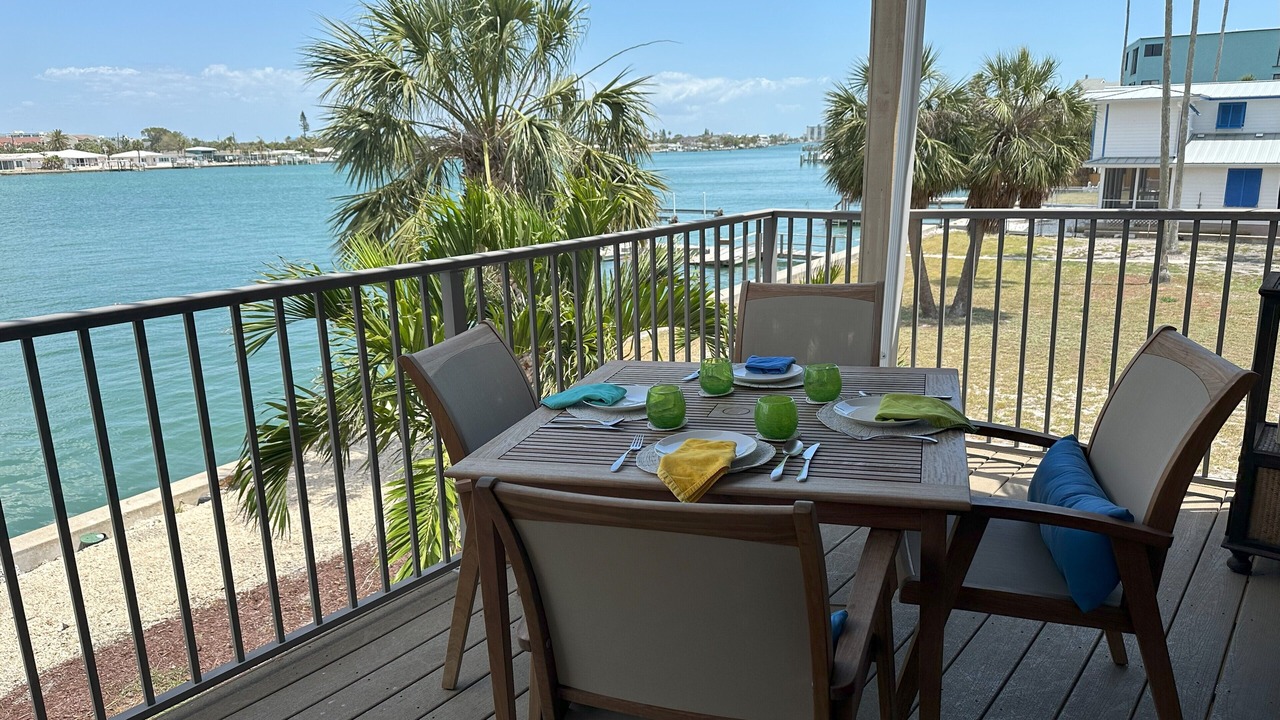 Photo of Patio Balcony in Sunset Beach