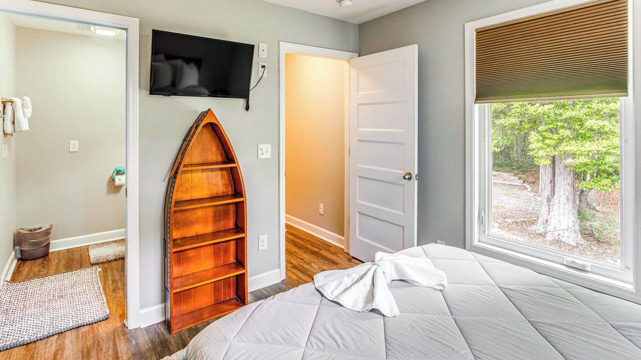 Photo of Bedroom in Little River