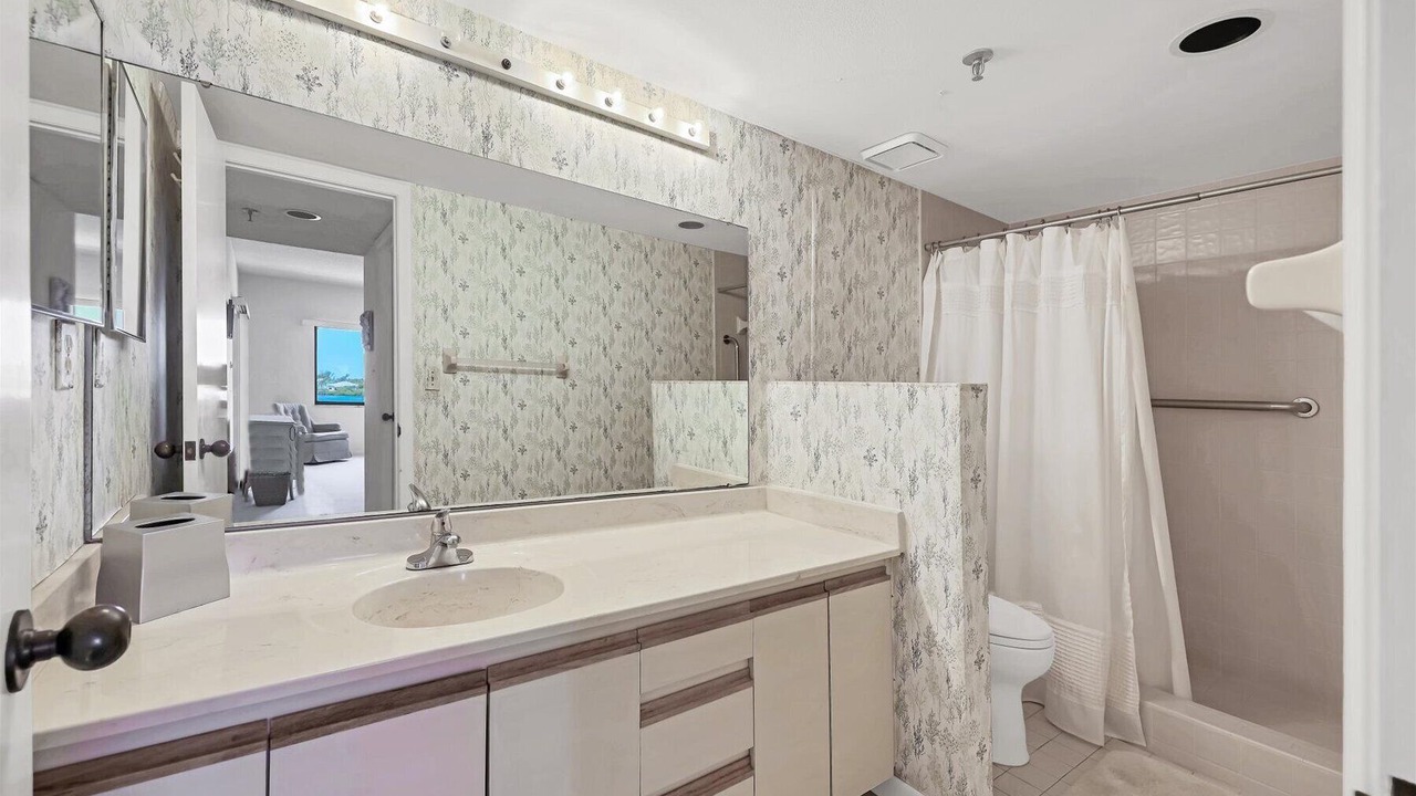 Photo of Bathroom in Longboat Key