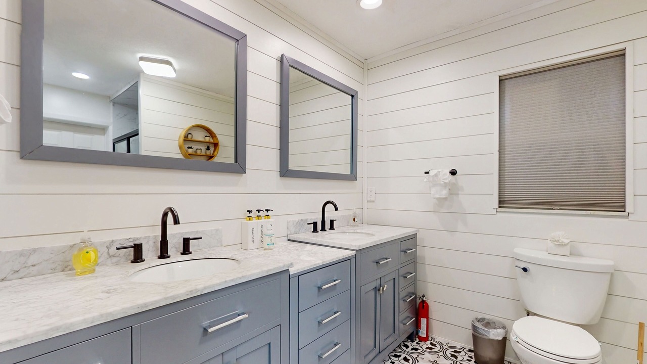 Photo of Bathroom in Harbor Bluffs
