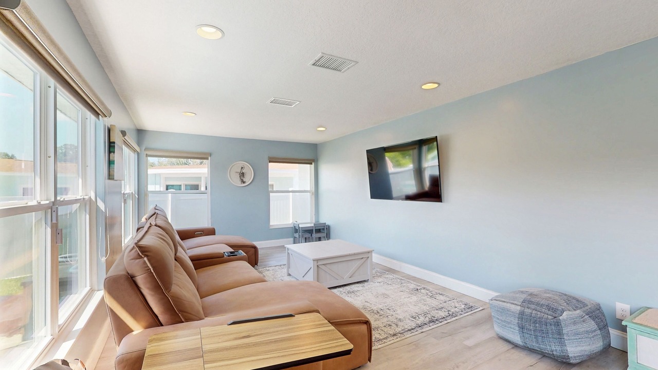 Photo of Livingroom in Harbor Bluffs